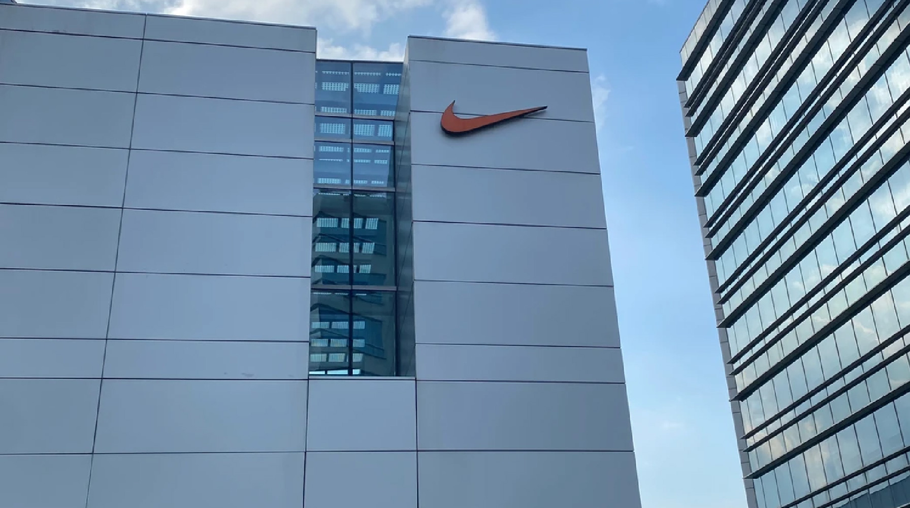 奢侈品快消行业